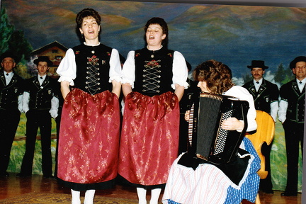 Jodlerabend 1994 1 Jodlerinnen